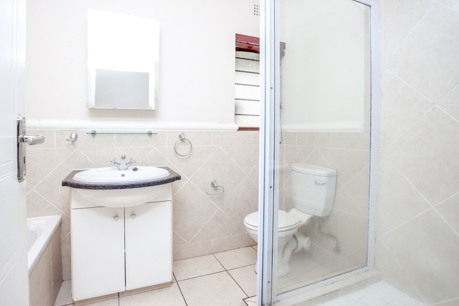 To Let 2 Bedroom Property for Rent in Lonehill Gauteng