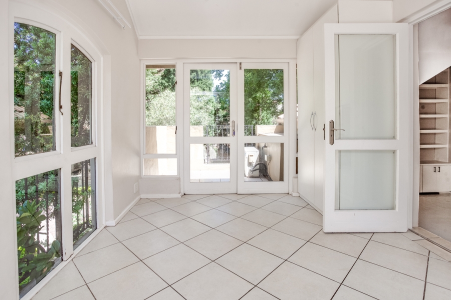 To Let 2 Bedroom Property for Rent in Lonehill Gauteng