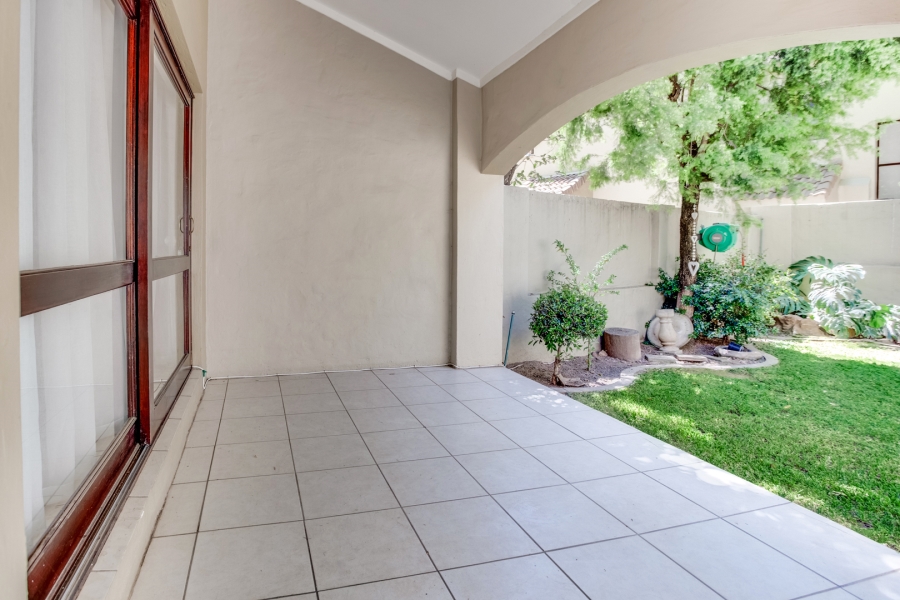 To Let 2 Bedroom Property for Rent in Lonehill Gauteng