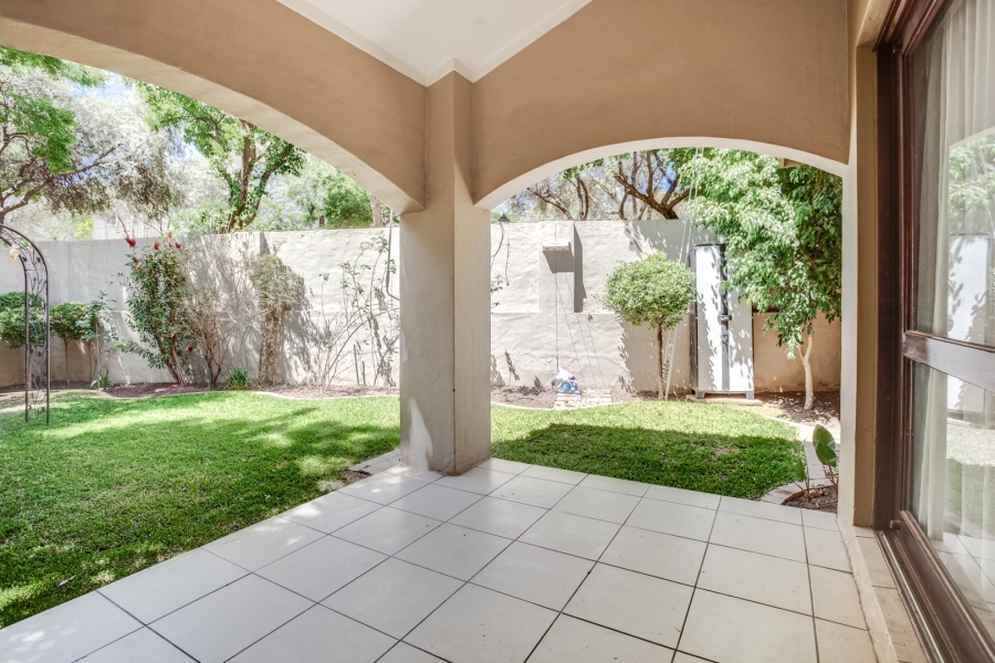 To Let 2 Bedroom Property for Rent in Lonehill Gauteng