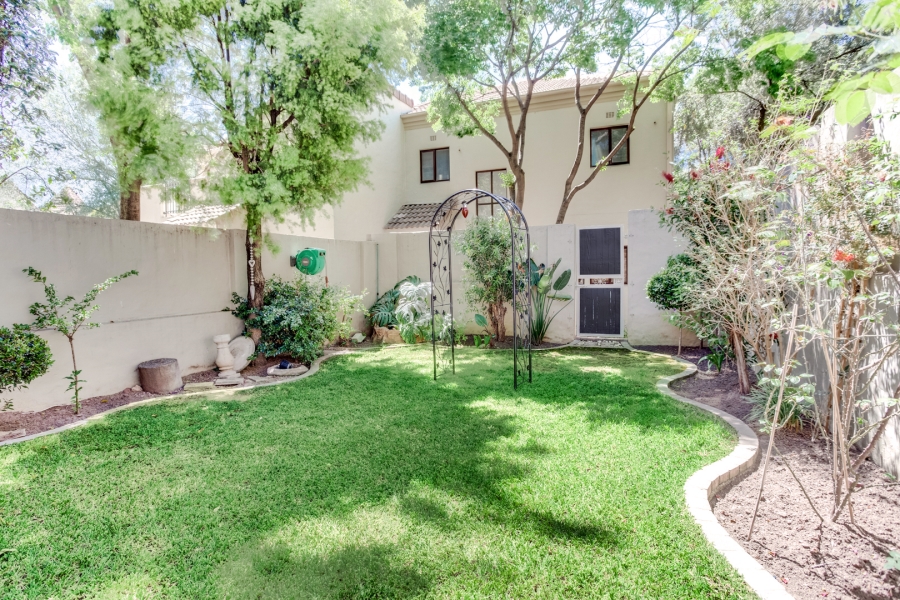 To Let 2 Bedroom Property for Rent in Lonehill Gauteng