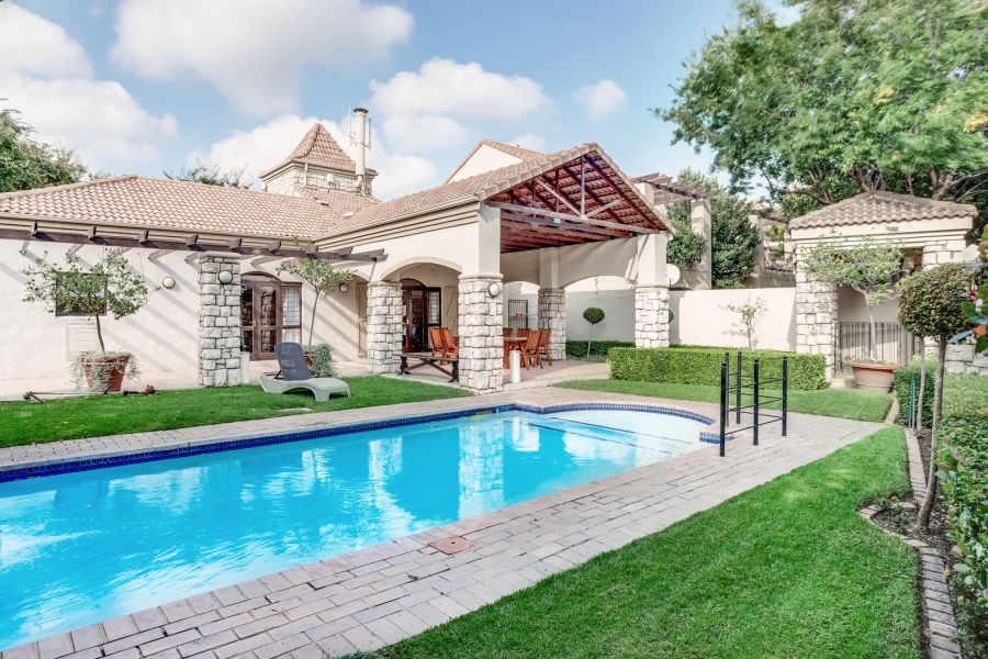 To Let 2 Bedroom Property for Rent in Lonehill Gauteng