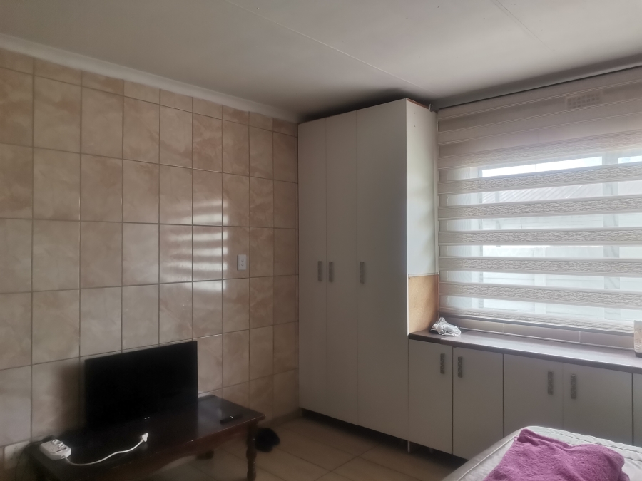 4 Bedroom Property for Sale in Geluksdal Gauteng