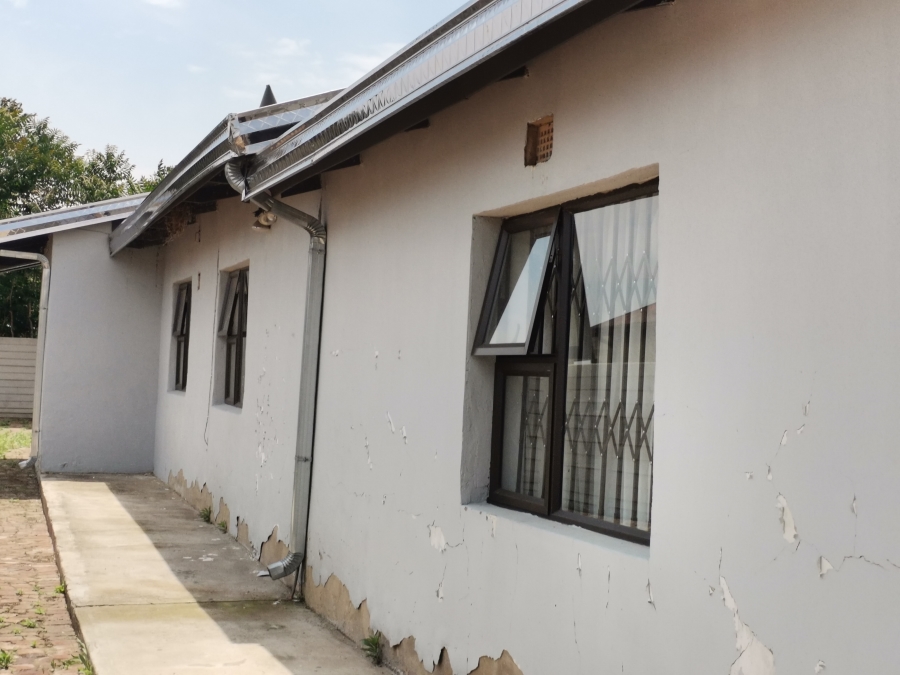 4 Bedroom Property for Sale in Geluksdal Gauteng