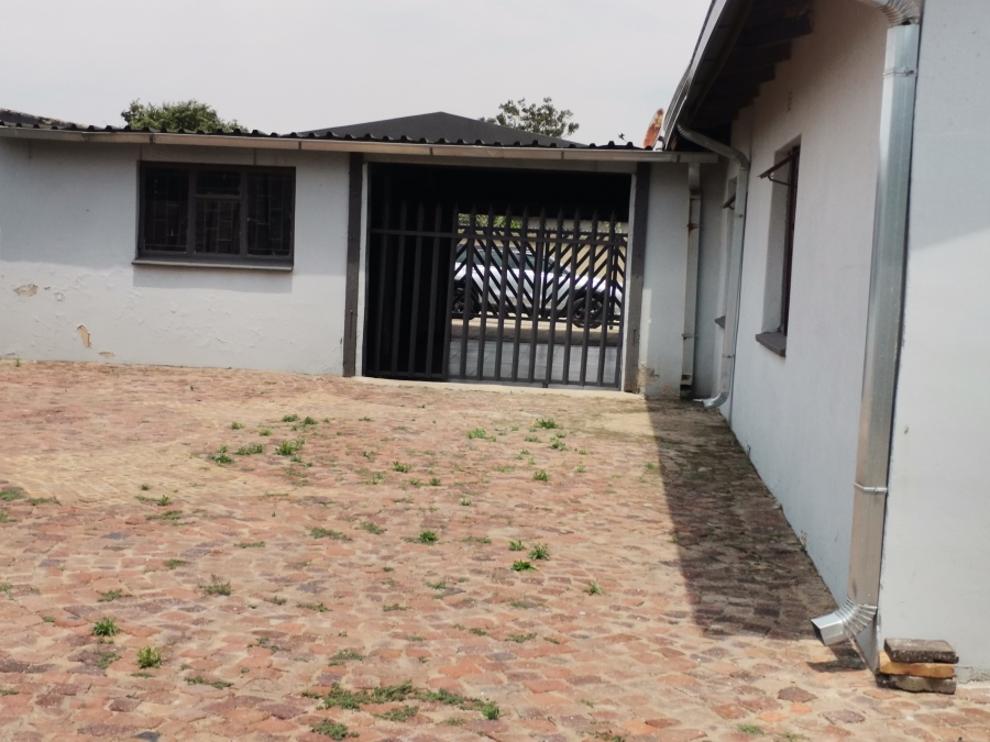 4 Bedroom Property for Sale in Geluksdal Gauteng
