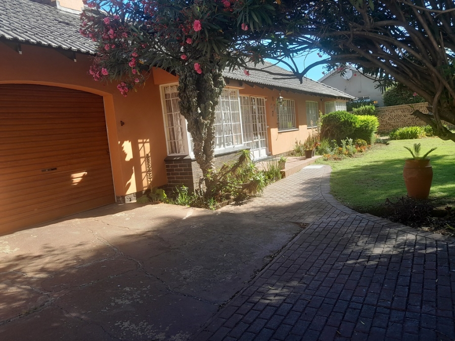 To Let 3 Bedroom Property for Rent in Brackenhurst Gauteng
