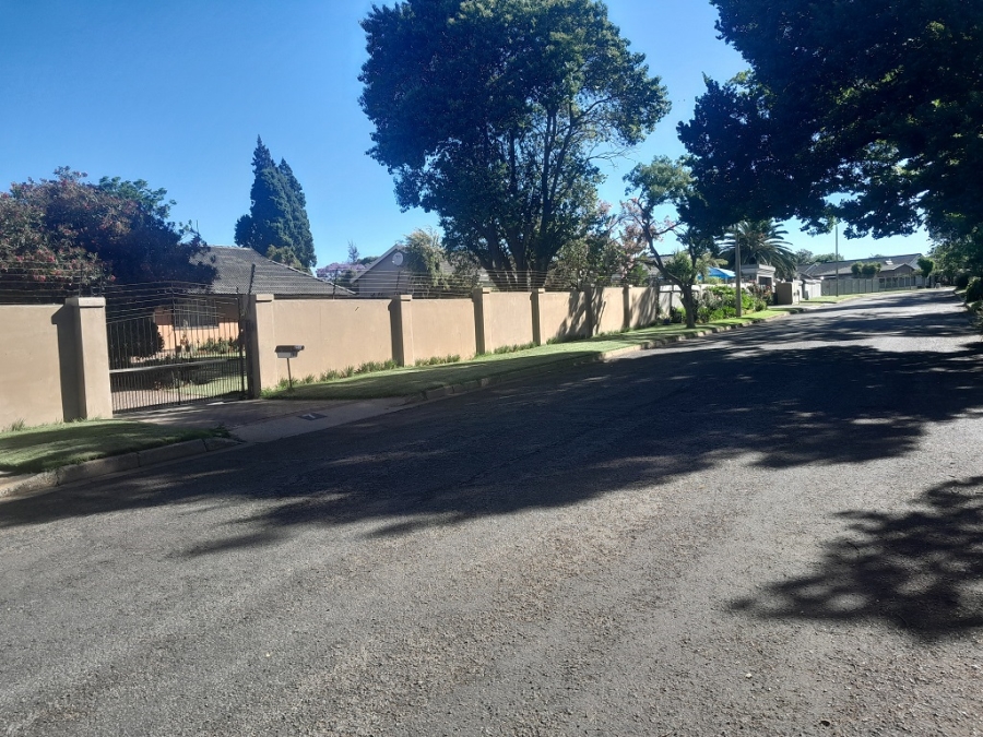 To Let 3 Bedroom Property for Rent in Brackenhurst Gauteng