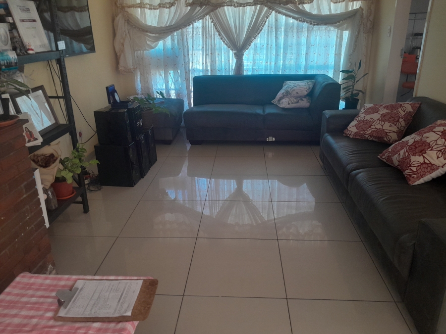 To Let 3 Bedroom Property for Rent in Brackenhurst Gauteng