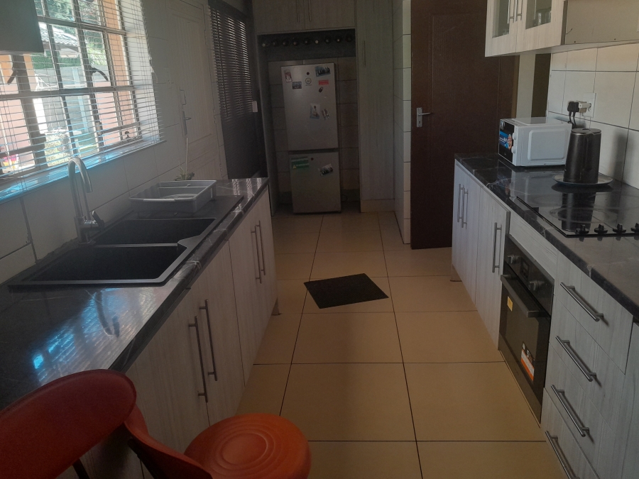 To Let 3 Bedroom Property for Rent in Brackenhurst Gauteng