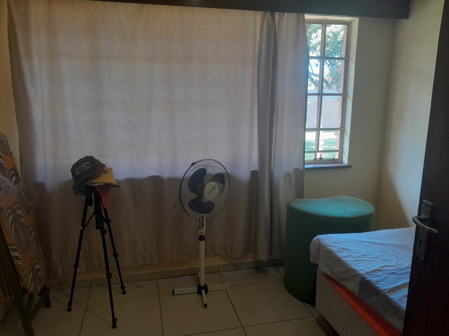 To Let 3 Bedroom Property for Rent in Brackenhurst Gauteng