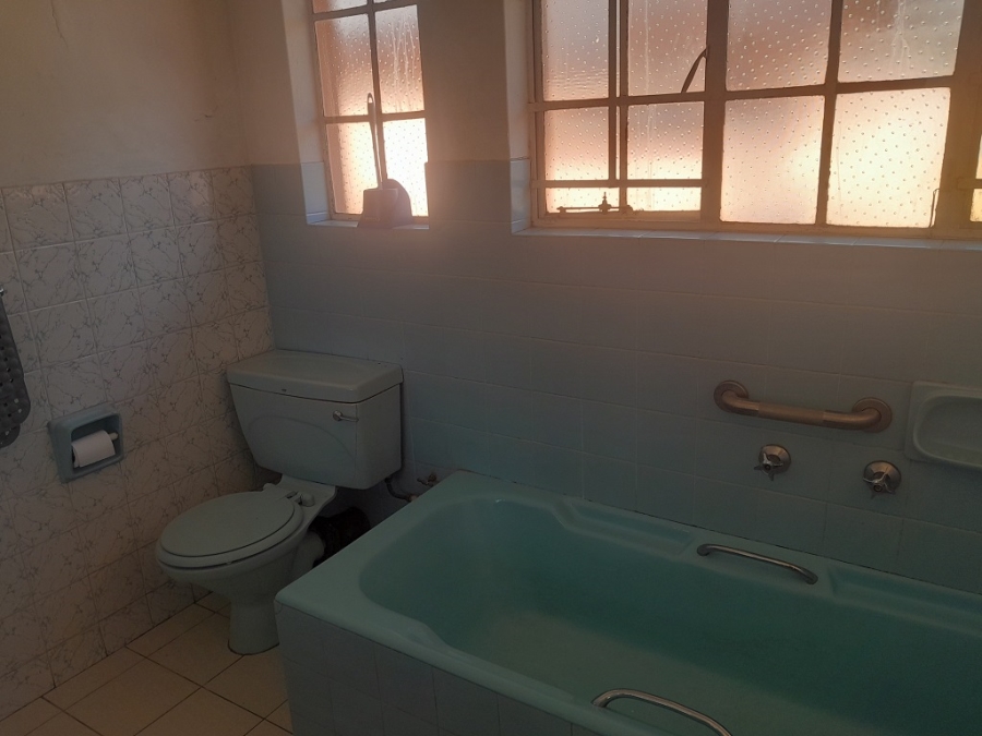 To Let 3 Bedroom Property for Rent in Brackenhurst Gauteng