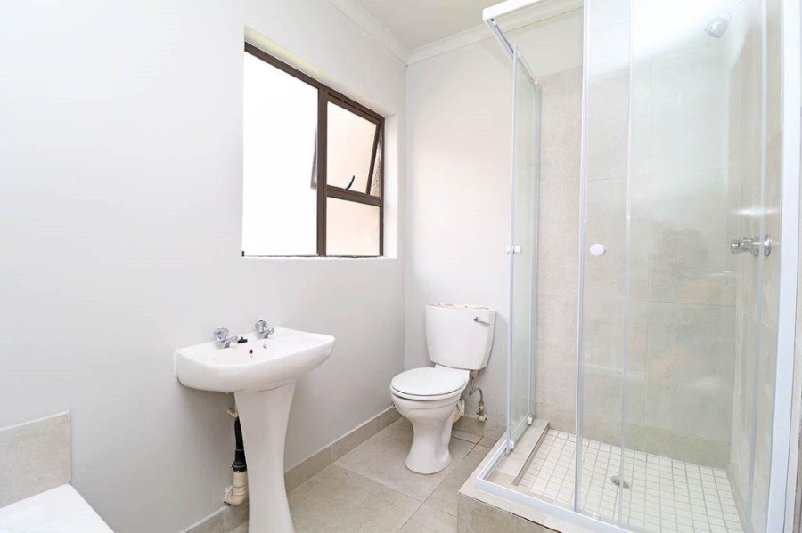 2 Bedroom Property for Sale in Sunnyrock Gauteng