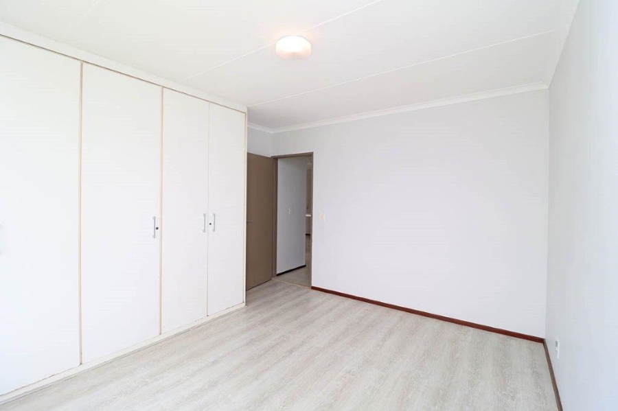 2 Bedroom Property for Sale in Sunnyrock Gauteng