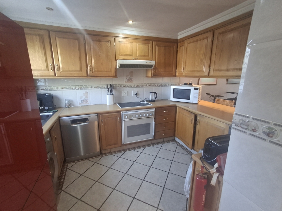 To Let 3 Bedroom Property for Rent in Dowerglen Ext 4 Gauteng