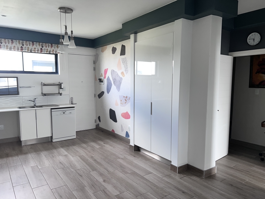 2 Bedroom Property for Sale in Ashlea Gardens Gauteng