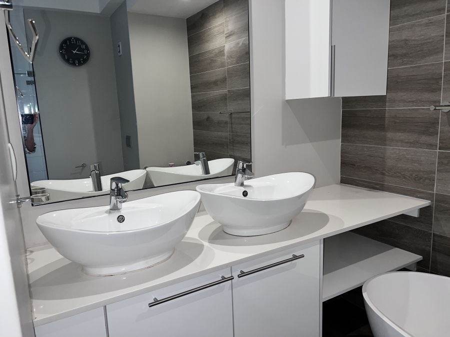 2 Bedroom Property for Sale in Ashlea Gardens Gauteng