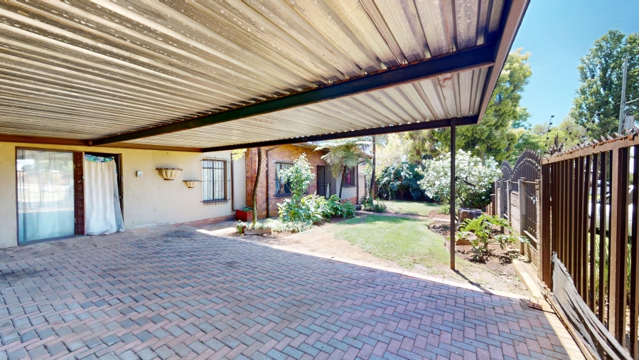 3 Bedroom Property for Sale in Estera Gauteng