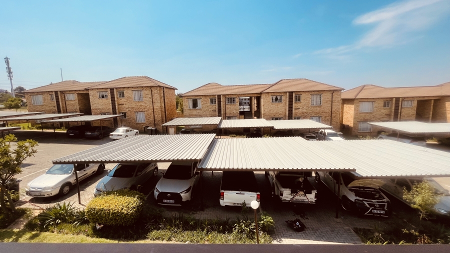 2 Bedroom Property for Sale in Noordwyk Gauteng