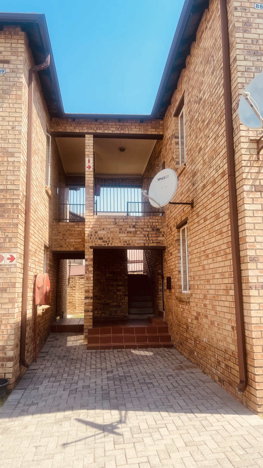 2 Bedroom Property for Sale in Noordwyk Gauteng