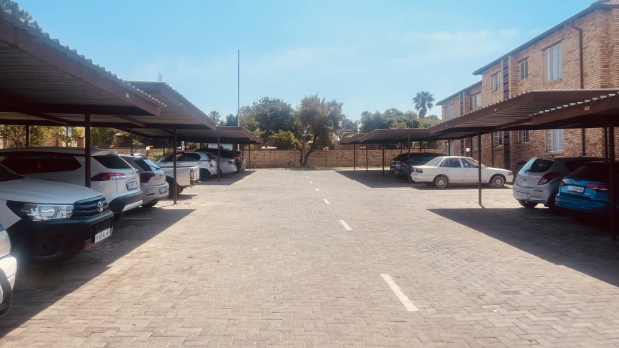 2 Bedroom Property for Sale in Noordwyk Gauteng