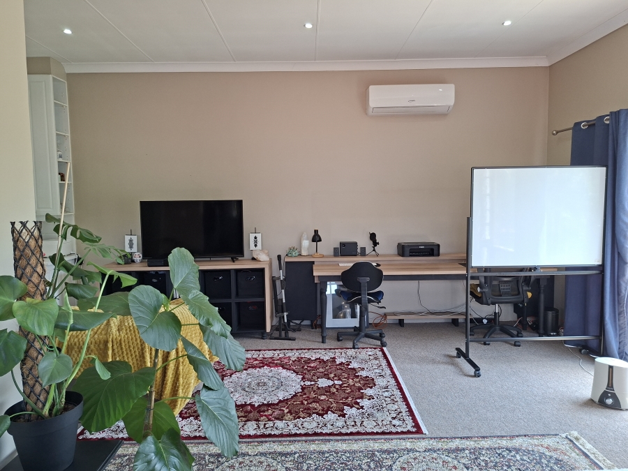 3 Bedroom Property for Sale in Highway Gardens Gauteng
