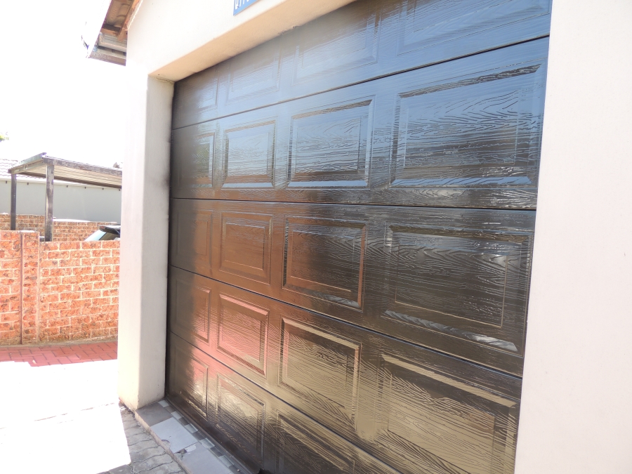 2 Bedroom Property for Sale in South Hills Gauteng