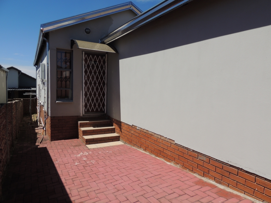 2 Bedroom Property for Sale in South Hills Gauteng