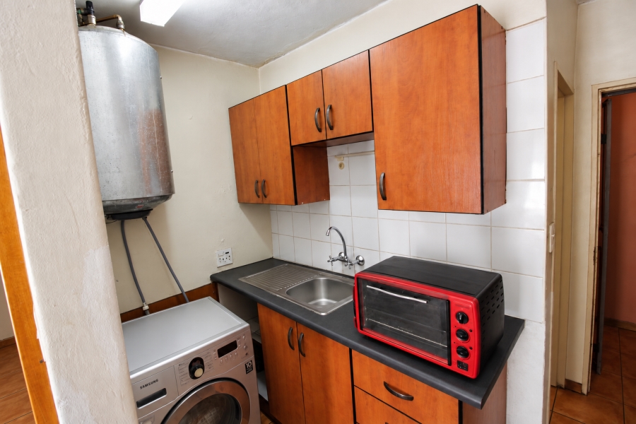 1 Bedroom Property for Sale in Riviera Gauteng