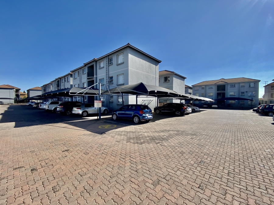 2 Bedroom Property for Sale in Bardene Gauteng