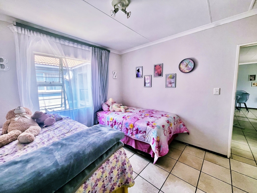 2 Bedroom Property for Sale in Bardene Gauteng