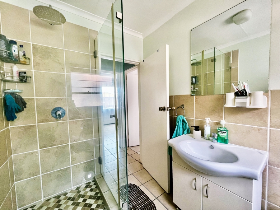 2 Bedroom Property for Sale in Bardene Gauteng