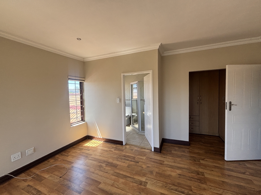 4 Bedroom Property for Sale in Hughes Gauteng
