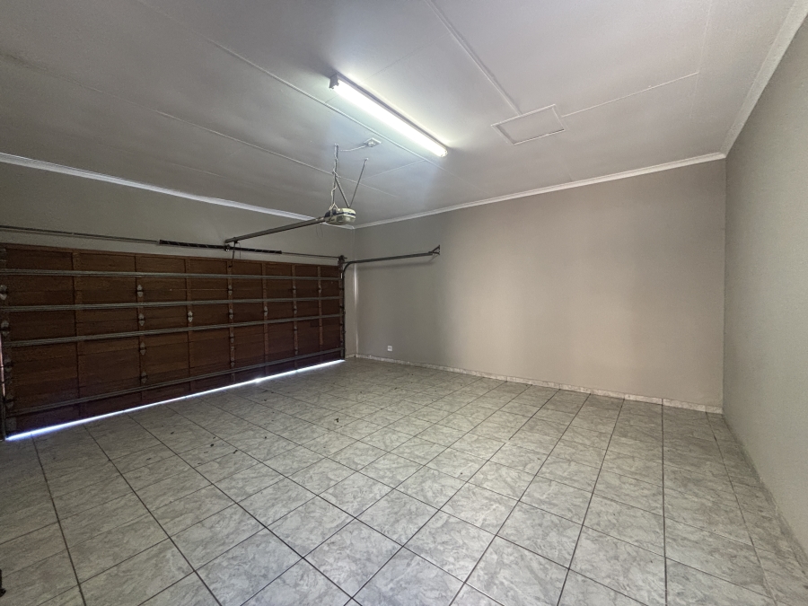 4 Bedroom Property for Sale in Hughes Gauteng