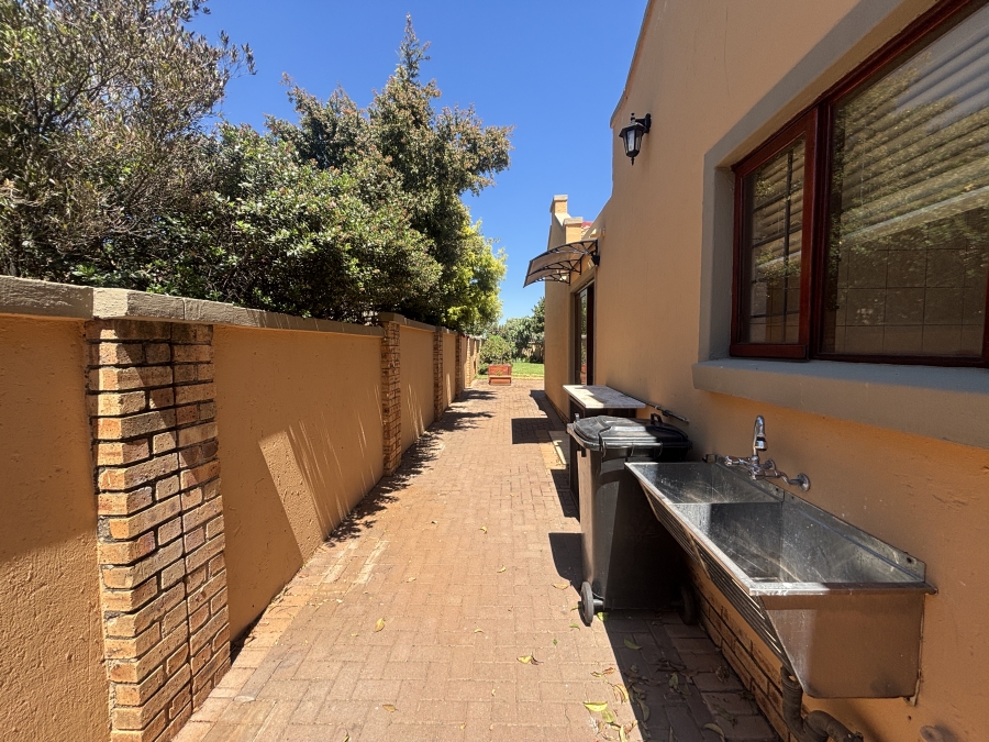 4 Bedroom Property for Sale in Hughes Gauteng