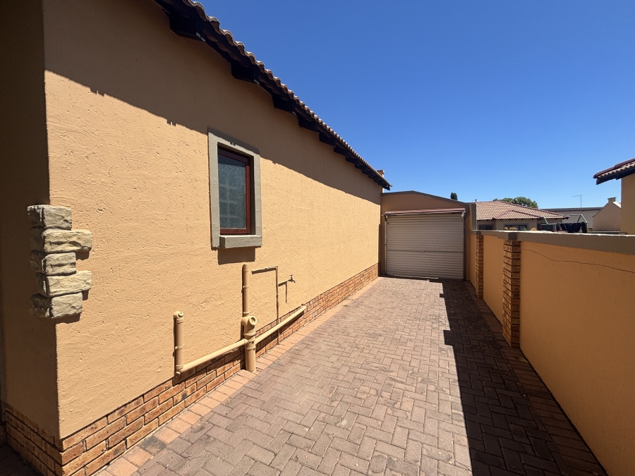 4 Bedroom Property for Sale in Hughes Gauteng