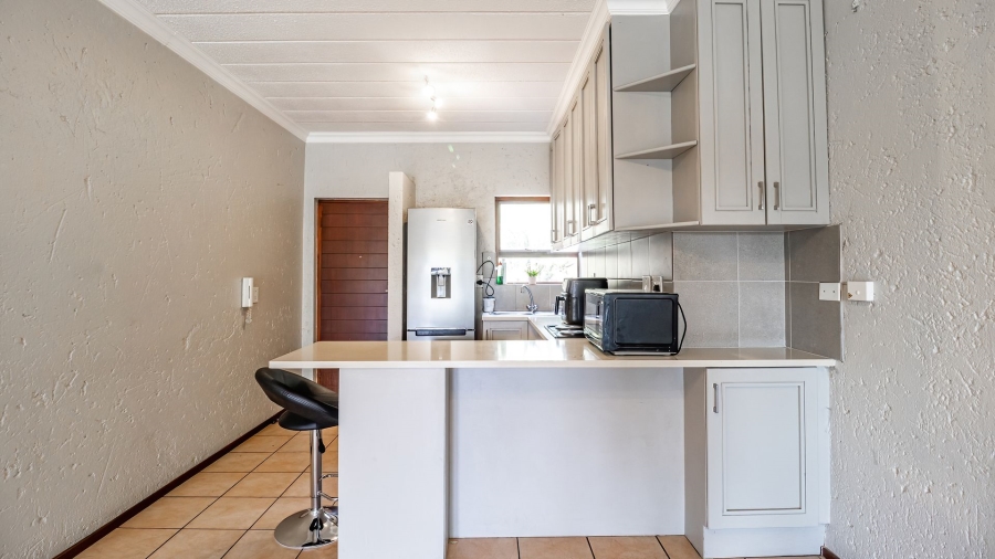 2 Bedroom Property for Sale in Magaliessig Gauteng