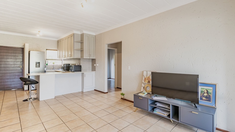 2 Bedroom Property for Sale in Magaliessig Gauteng