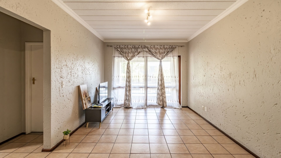 2 Bedroom Property for Sale in Magaliessig Gauteng