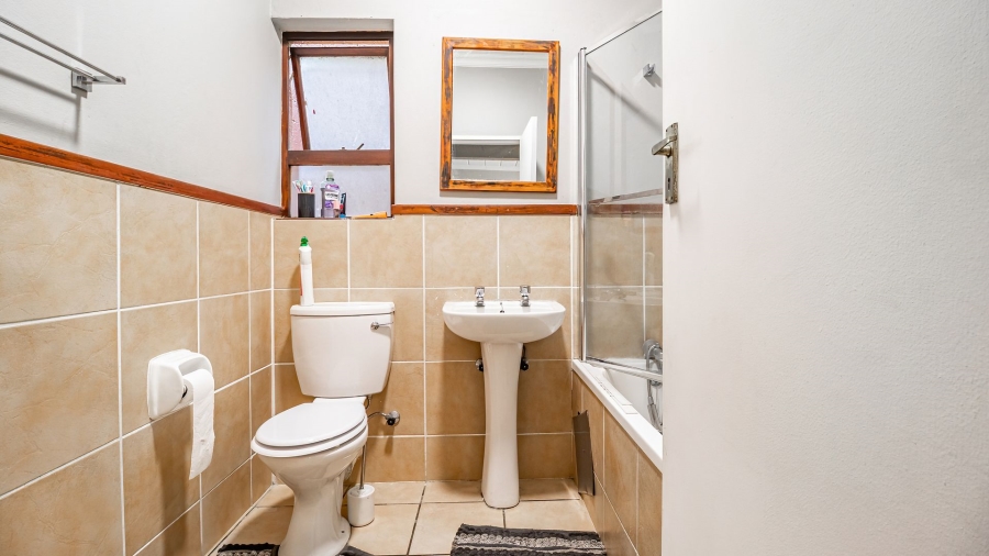 2 Bedroom Property for Sale in Magaliessig Gauteng