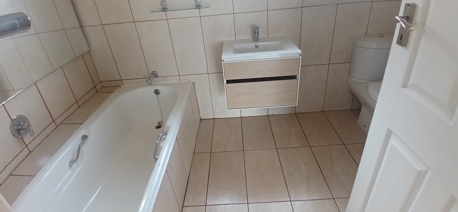 4 Bedroom Property for Sale in Raceview Gauteng