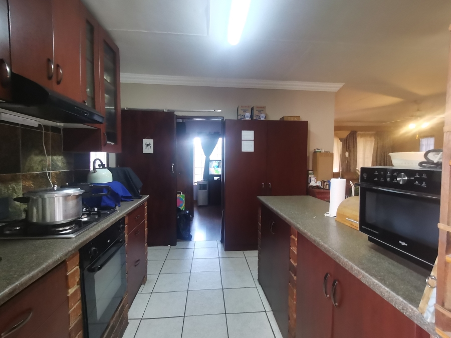 3 Bedroom Property for Sale in Vaaloewer Gauteng