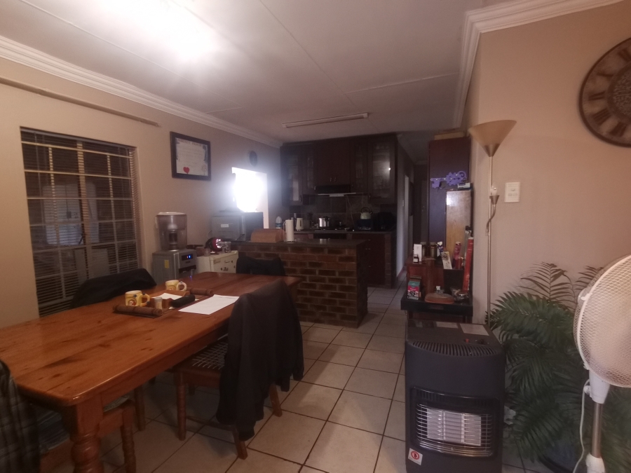 3 Bedroom Property for Sale in Vaaloewer Gauteng