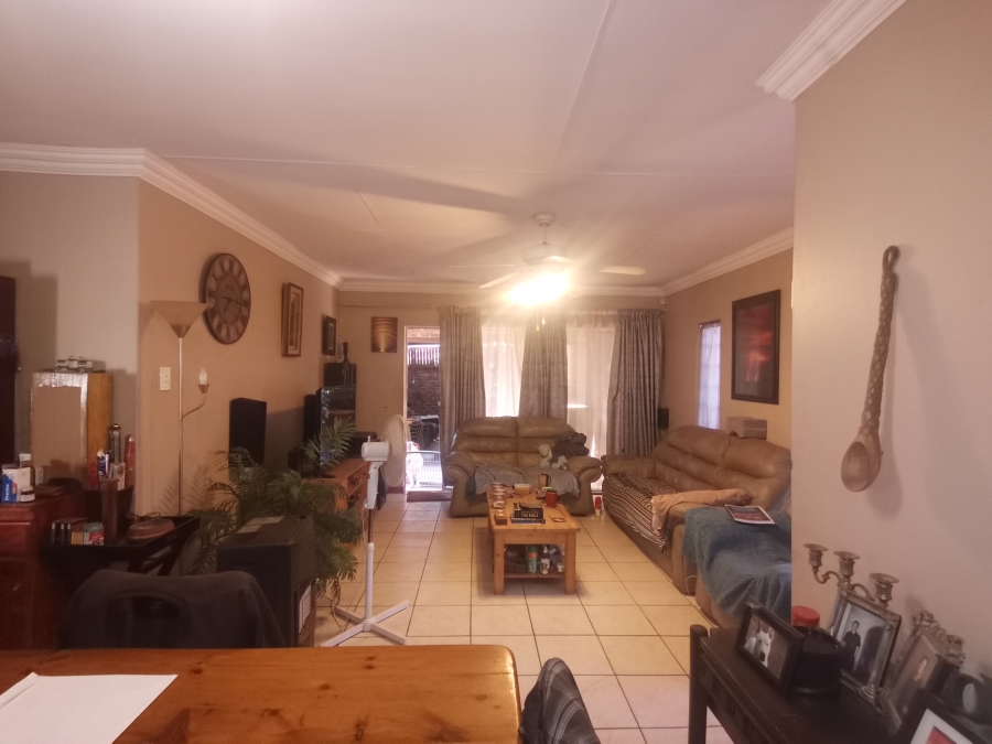 3 Bedroom Property for Sale in Vaaloewer Gauteng