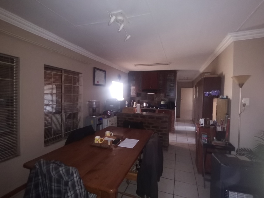 3 Bedroom Property for Sale in Vaaloewer Gauteng