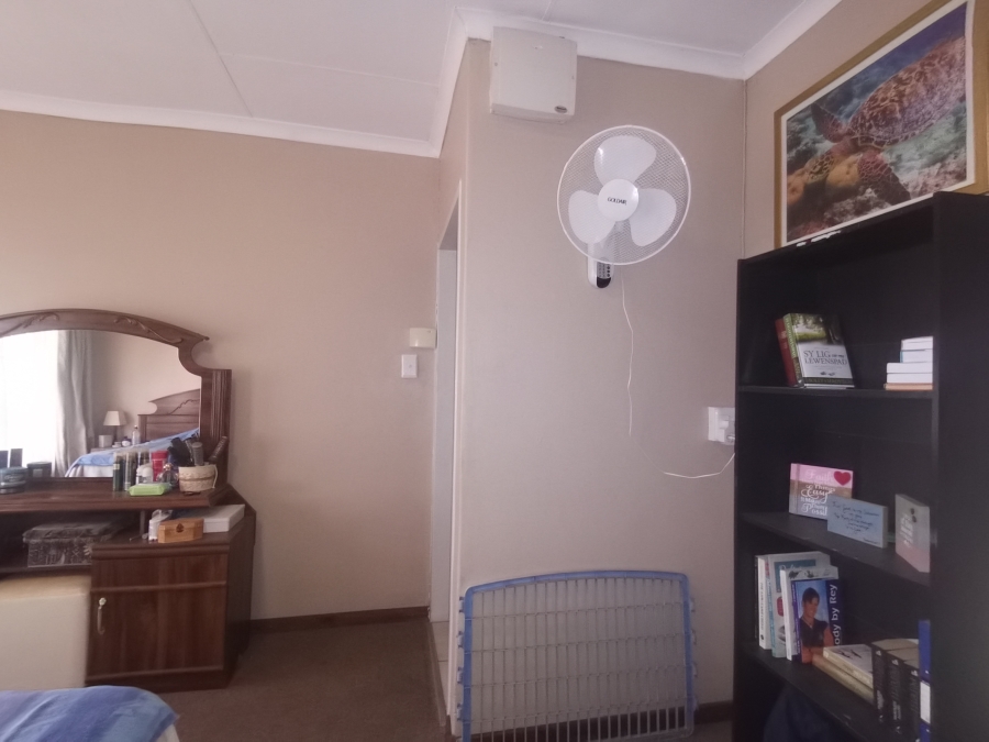 3 Bedroom Property for Sale in Vaaloewer Gauteng