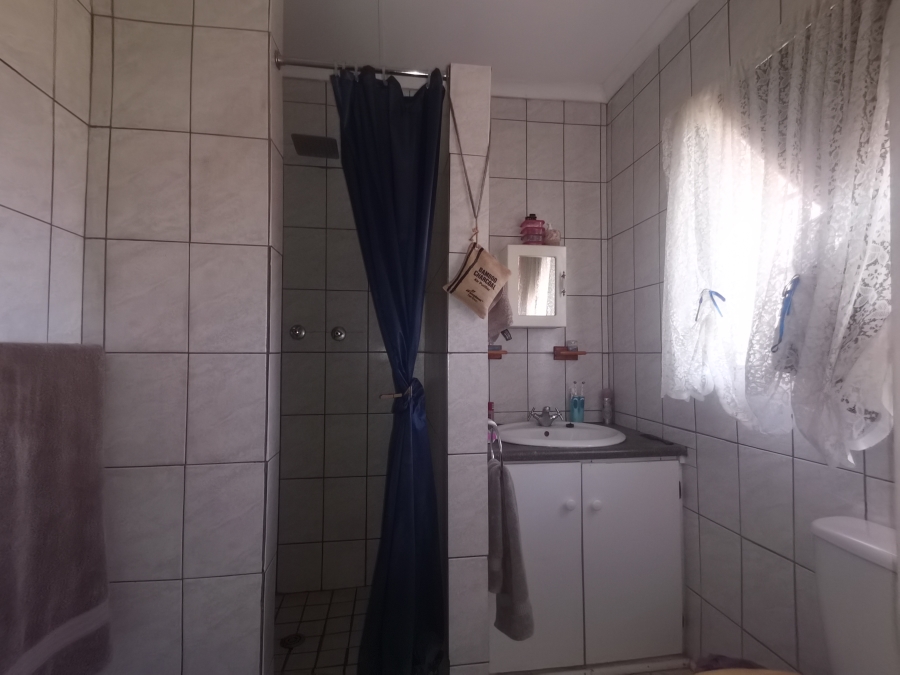 3 Bedroom Property for Sale in Vaaloewer Gauteng