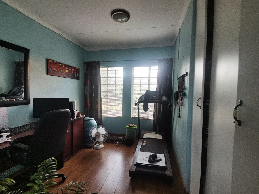 3 Bedroom Property for Sale in Vaaloewer Gauteng