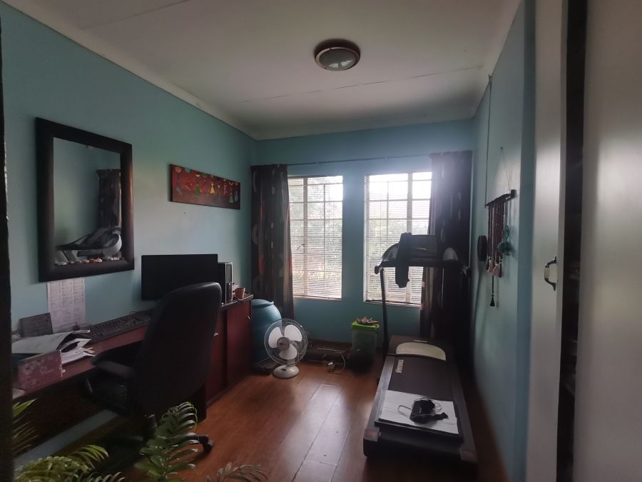 3 Bedroom Property for Sale in Vaaloewer Gauteng