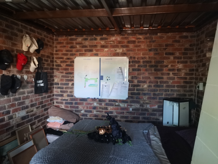 3 Bedroom Property for Sale in Vaaloewer Gauteng
