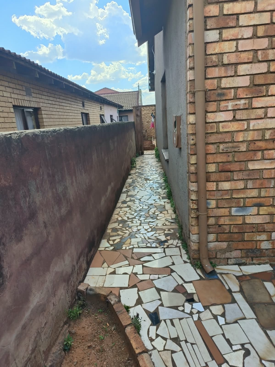 4 Bedroom Property for Sale in Spruit View Gauteng